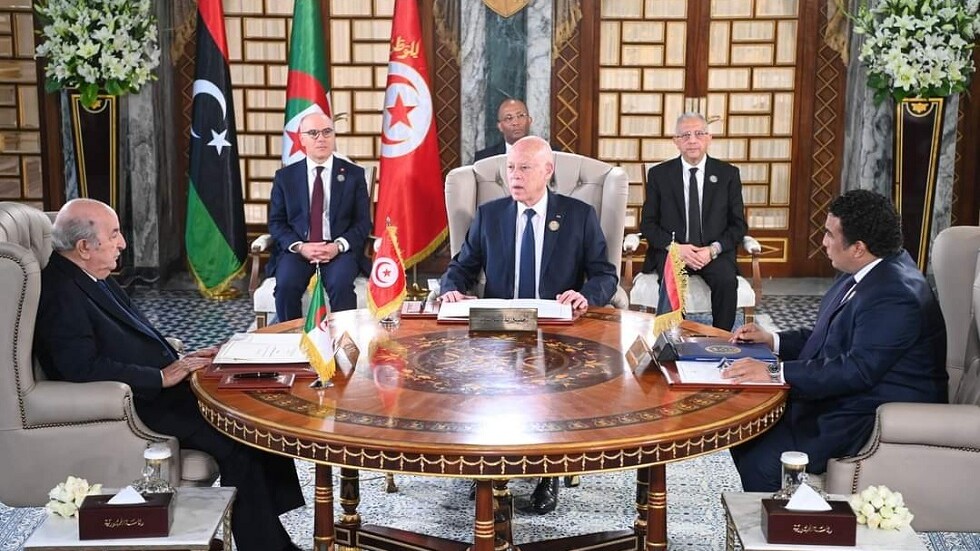 قمة ثلاثية.. أهم مخرجات الاجتماع التشاوري الأول بين تونس والجزائر وليبيا (فيديو)