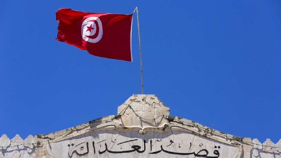 تونس.. سجن نائب سابق وآخر نقابي أمني معزول