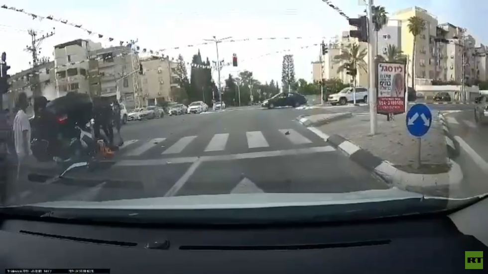 شاهد.. لحظة اصطدام سيارة الوزير الإسرائيلي المتطرف بن غفير وانقلابها