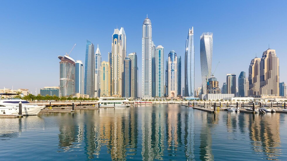 "مستلهمين الفكرة من الطبيعة".. باحثون بجامعة إماراتية يبتكرون جهازا ينتج الماء العذب من البحر