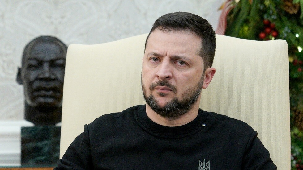 زيلينسكي مهنئا بعيد الفصح: "شيفرون بعلم أوكرانيا على كتف الرب"