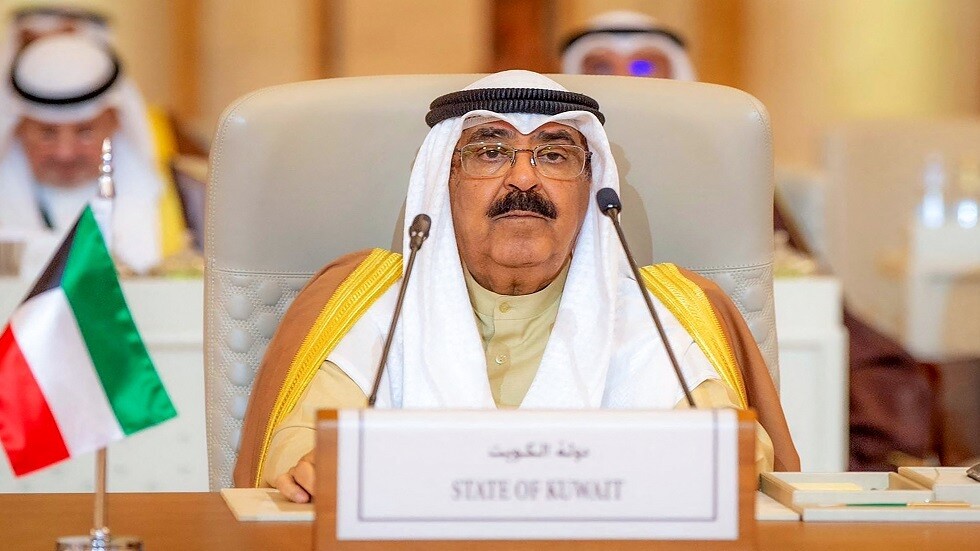 أمير الكويت: اتخذت قرارا صعبا لإنقاذ البلاد وقررت حل مجلس الأمة ووقف العمل ببعض مواد الدستور