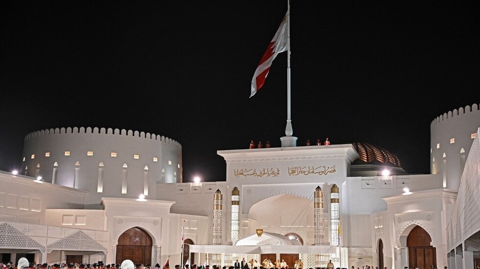 تعرف على قصر "الصخير" الذي يستضيف القادة العرب في قمة البحرين (فيديو)