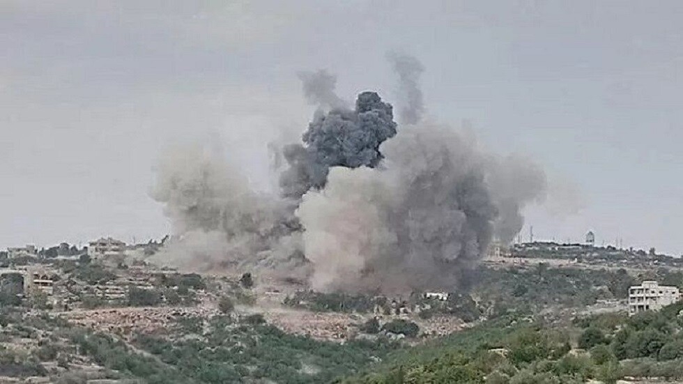 الجيش الإسرائيلي يعلن استهداف بنى تحتية لـ"حزب الله" في جنوب لبنان (فيديو)