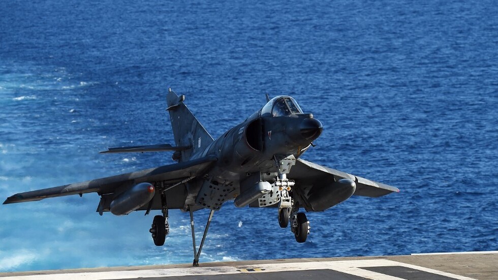 الأرجنتين تبحث مع فرنسا نقل مقاتلات "غير صالحة" من طراز Super Etendard لأوكرانيا