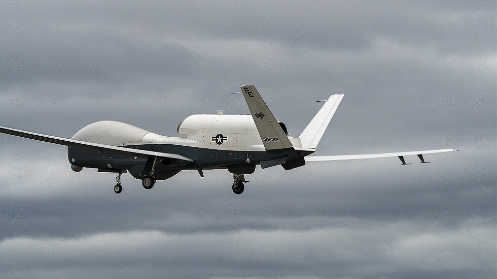 مسيرة تجسس استرتيجية أمريكية MQ-4C Triton تحلق قرب سواحل القرم
