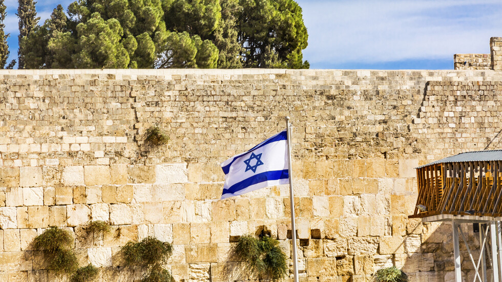 نائب رئيس بلدية القدس يدعو للتوقف عن جمع نفايات قنصلية فرنسا