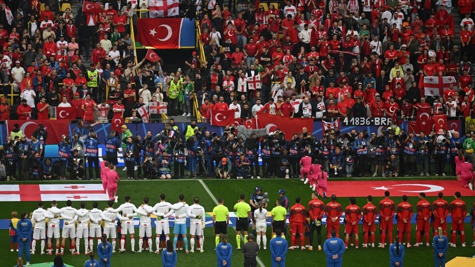 شاهد.. معركة بين مشجعي تركيا وجورجيا في 