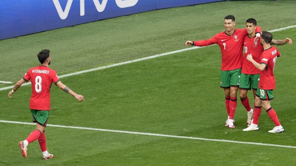 البرتغال تكتسح تركيا وتبلغ دور الـ16 الكبار لـ