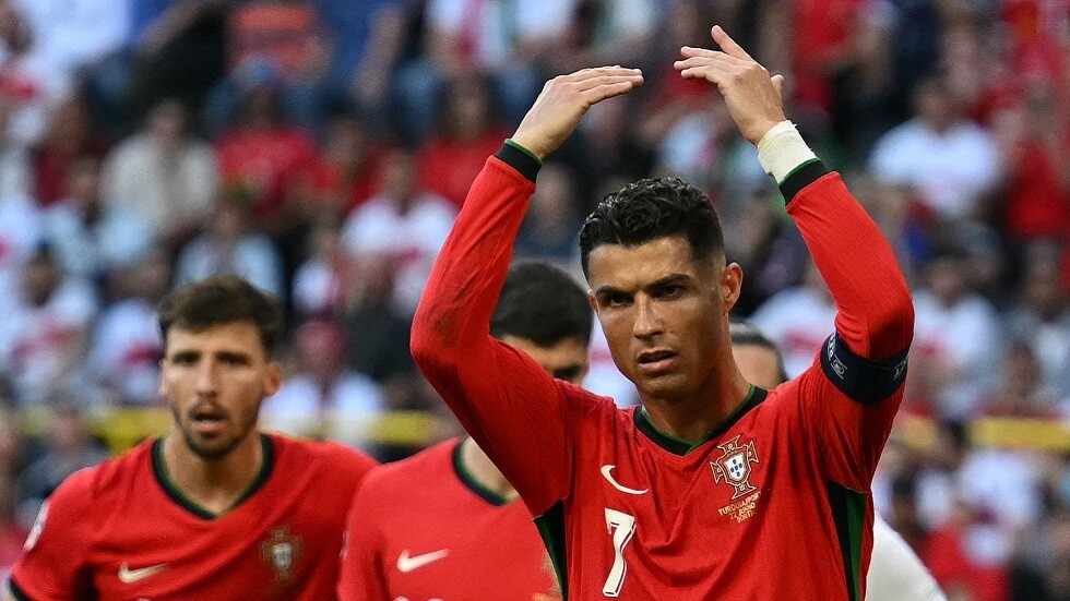 قرار حاسم وعاجل من "يويفا" بعد "واقعة" رونالدو