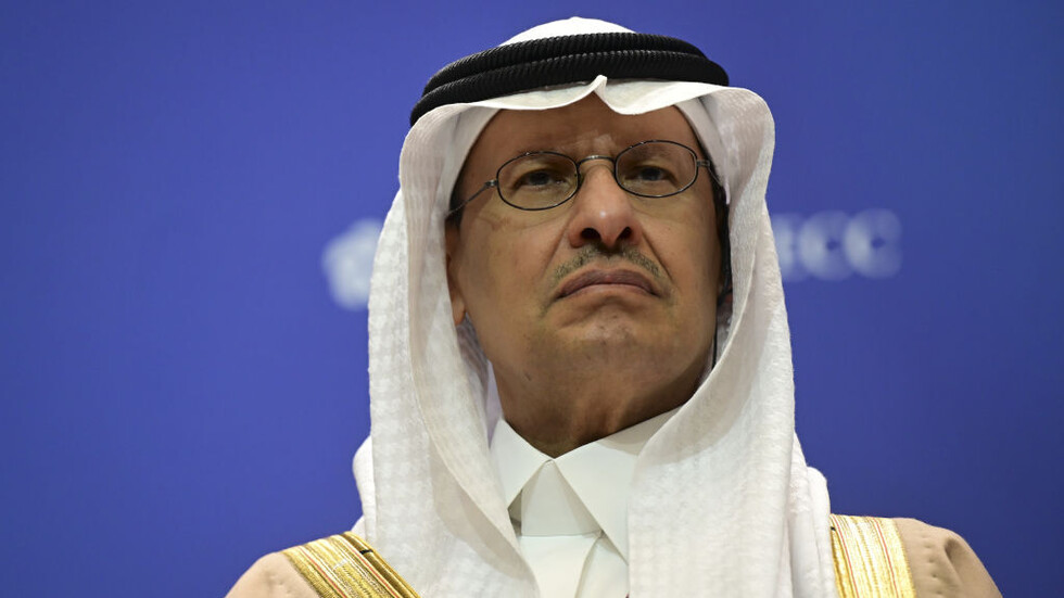 وزير الطاقة السعودي يعلن توقيع عقود المرحلة الثانية من مشروع "حقل الجافورة" في المملكة