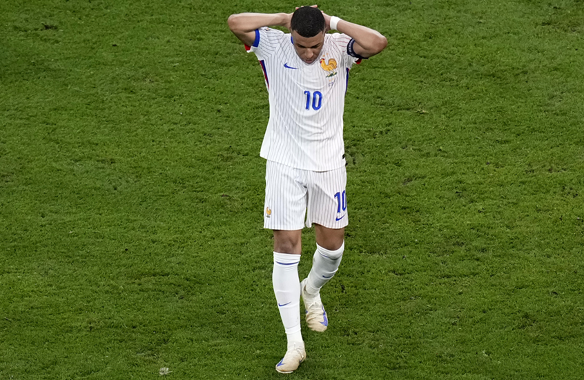 أول تعليق لمبابي بعد خروج فرنسا من "يورو 2024"