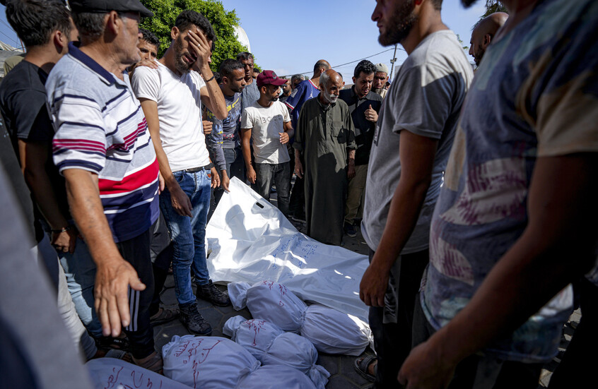مجمع ناصر الطبي في غزة يناشد الفلسطينيين التبرع بالدم مع استمرار وصول ضحايا القصف الإسرائيلي