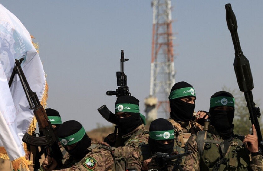 مقتل 3 من قادة الفصائل الفلسطينية وأم وابنتها بقصف إسرائيلي لطولكرم بالضفة الغربية (فيديو+صور)