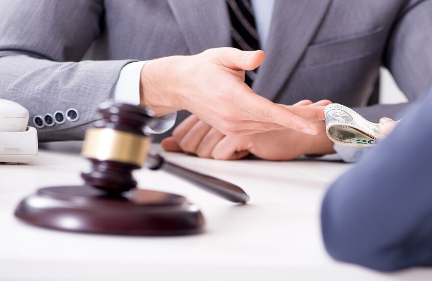 استطلاع: غالبية الأوروبيين يشكون من انتشار الفساد في بلدانهم