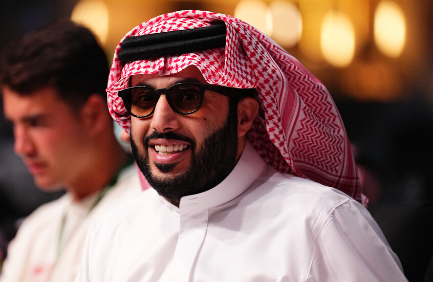"ليت كل الدنيا بدو".. تركي آل الشيخ ينشر تغريدة لـ"الحاسدين"