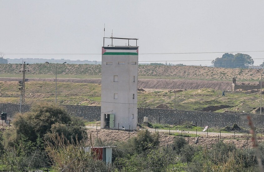 مسؤول إسرائيلي يكشف 3 سبل للتعامل مع تهديدات "حماس" إذا غادر الجيش "فيلادلفيا"