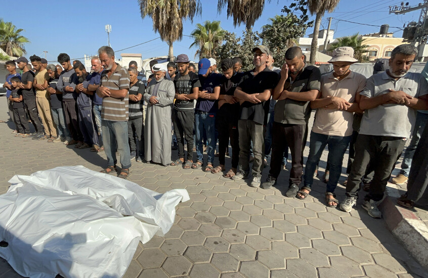 مراسلنا: مقتل 15 فلسطينيا والقوات الإسرائيلية تقوم بعمليات تجريف على طول محور فيلادلفيا
