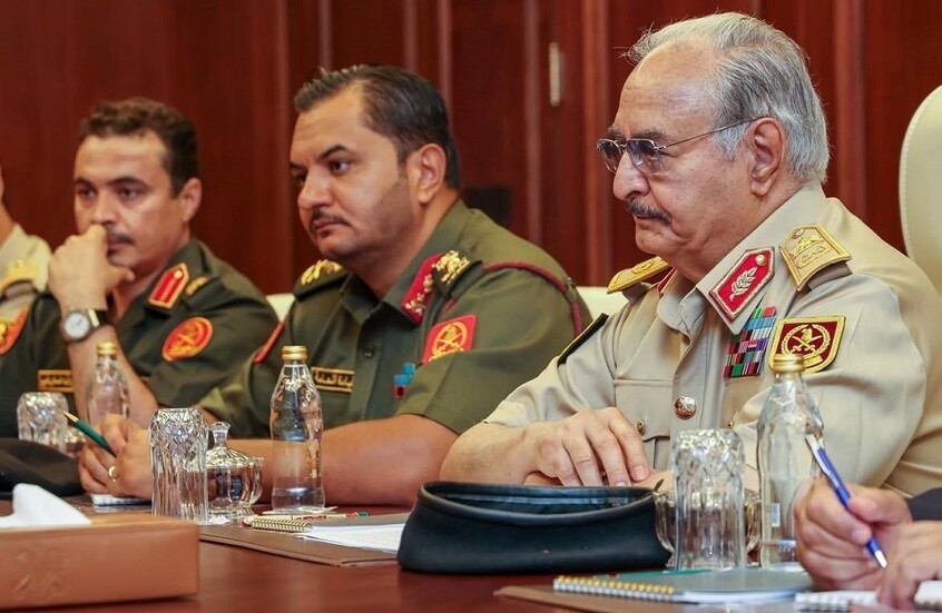 ليبيا .. حفتر يشدد على احترام مؤسسة المصرف المركزي ويحذر من التدخلات غير الشرعية