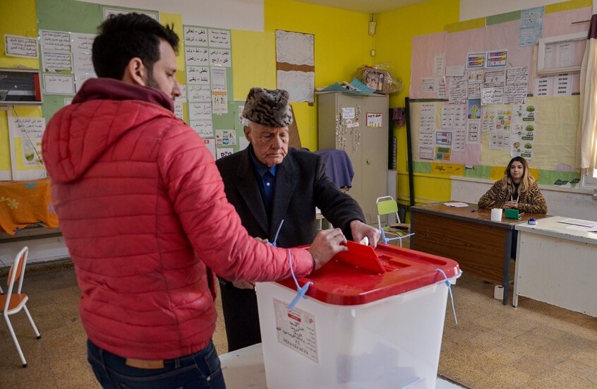تونس.. إصدار أمر إيداع في السجن بحق مرشح رئاسي