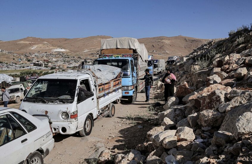 لبنان.. تواصل عمليات إخلاء بلدات شمالية من النازحين السوريين