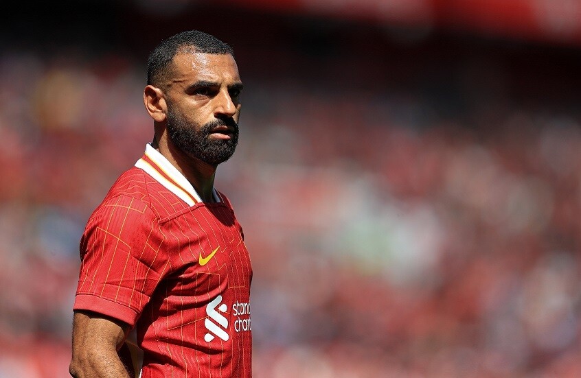 بـ"تململ".. مدرب ليفربول يعلق على مستقبل محمد صلاح مع الفريق