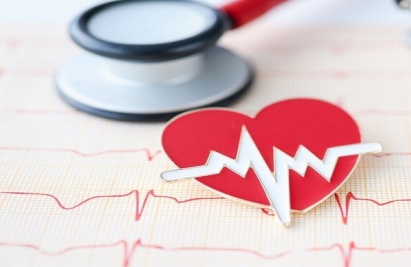من الأقل عرضة للإصابة باحتشاء عضلة القلب والجلطة الدماغية؟