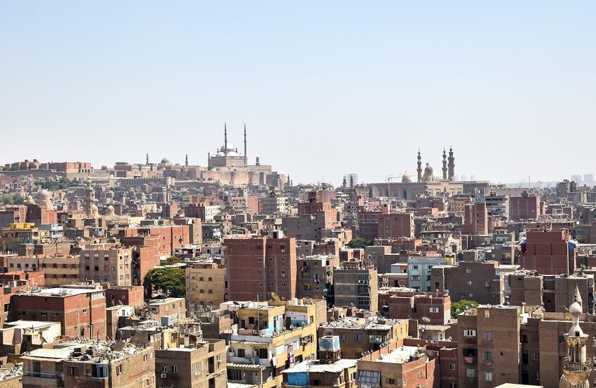 عمره 9 أعوام.. مصرع نجل مطرب مصري بعد سقوطه من الطابق العاشر