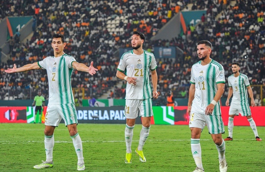 بعد مغادرته المفاجئة لمعسكر الجزائر.. عوار يرد على تهمة التهرب من المنتخب (فيديو)
