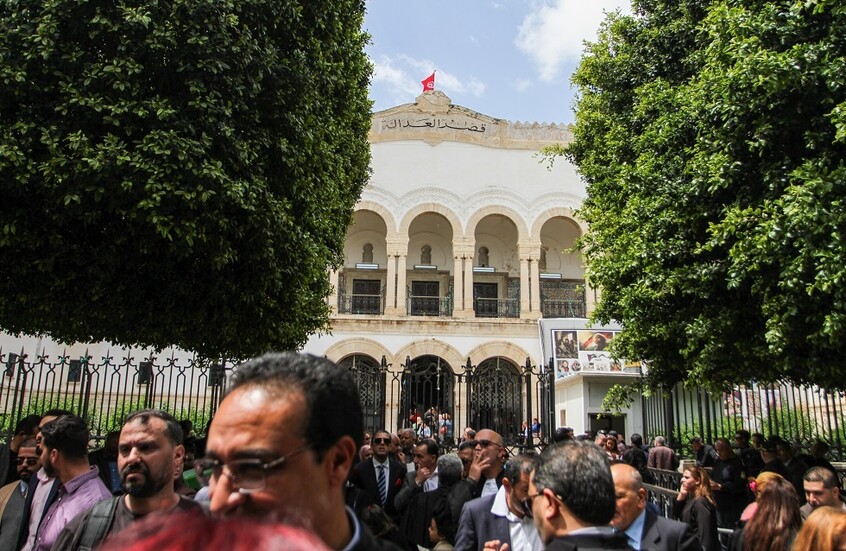 تونس.. رفض الإفراج عن وزير ونائب سابقين
