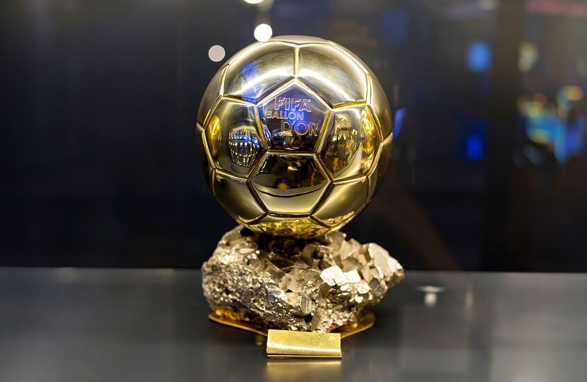 مدرب ريال مدريد يكشف عن مرشحه للفوز بـ"الكرة الذهبية"