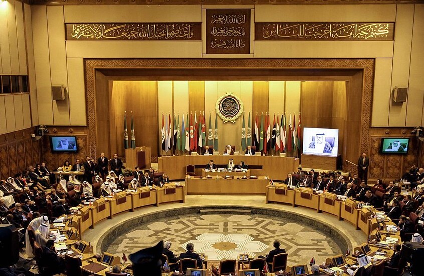 احتجاج أمام مقر جامعة الدول العربية بتونس على خلفية صمتها تجاه لبنان وفلسطين (فيدبو)