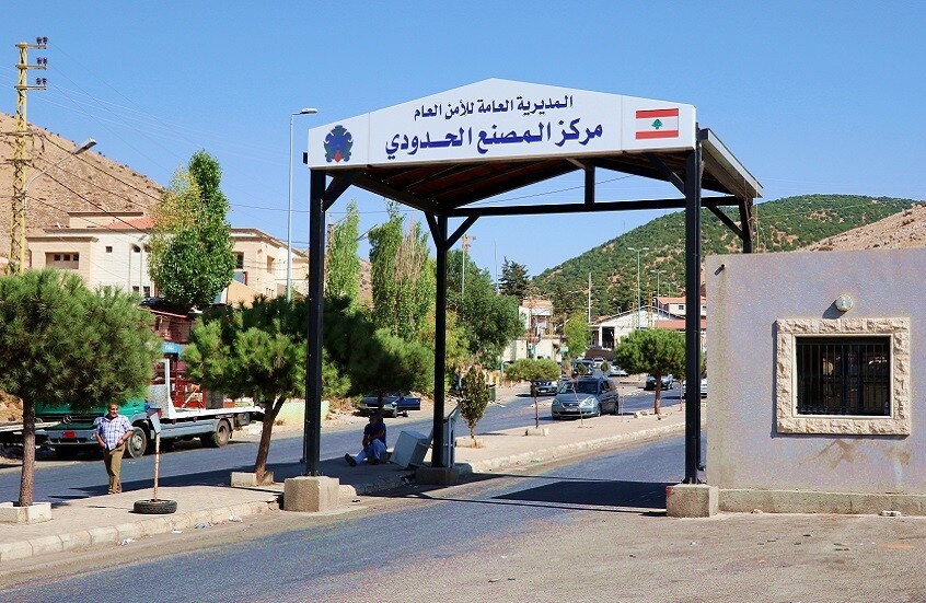 وزير لبناني يؤكد قطع الطريق الدولي بين لبنان وسوريا (فيديو)