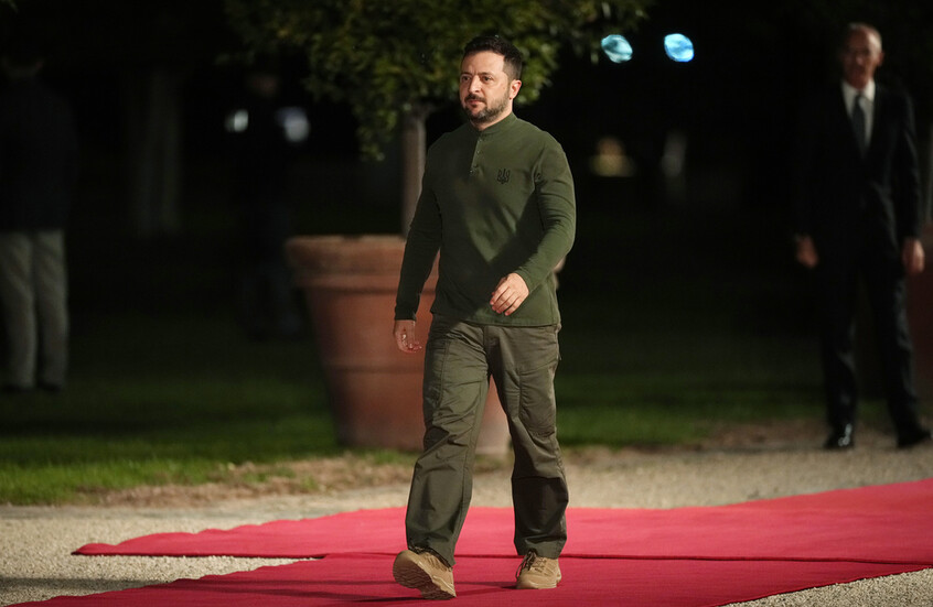 "واشنطن بوست": زيلينسكي أصبح أكثر انفتاحا على المفاوضات مع موسكو