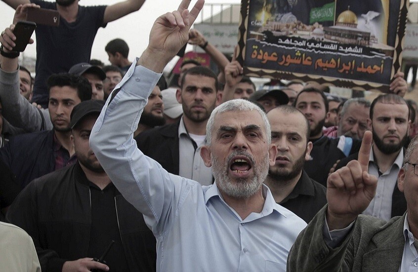 "ليس إلى مصر".. إعلام عبري يكشف وجهة السنوار الحقيقية قبل اغتياله