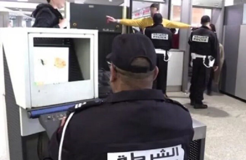 المغرب.. ضبط قارورة مشبوهة تحتوي على رماد جثة مواطن بمطار فاس الدولي