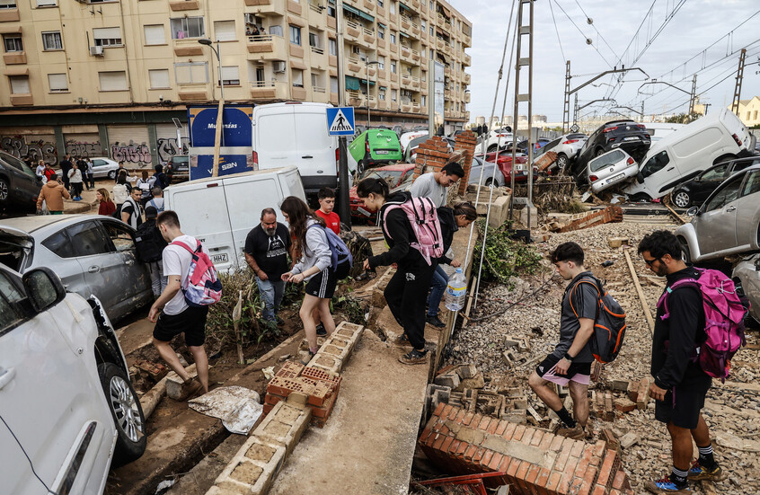 السلطات الإسبانية: ارتفاع عدد ضحايا الفيضانات إلى 205 أشخاص (فيديو)