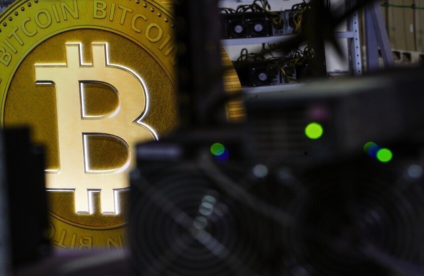 سعر البيتكوين يرتفع أكثر من 5% وسط الانتخابات الأمريكية
