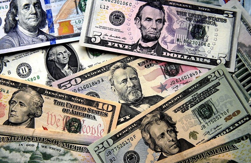 مؤشر الدولار الأمريكي يرتفع بنسبة 0.74% وسط الانتخابات الرئاسية