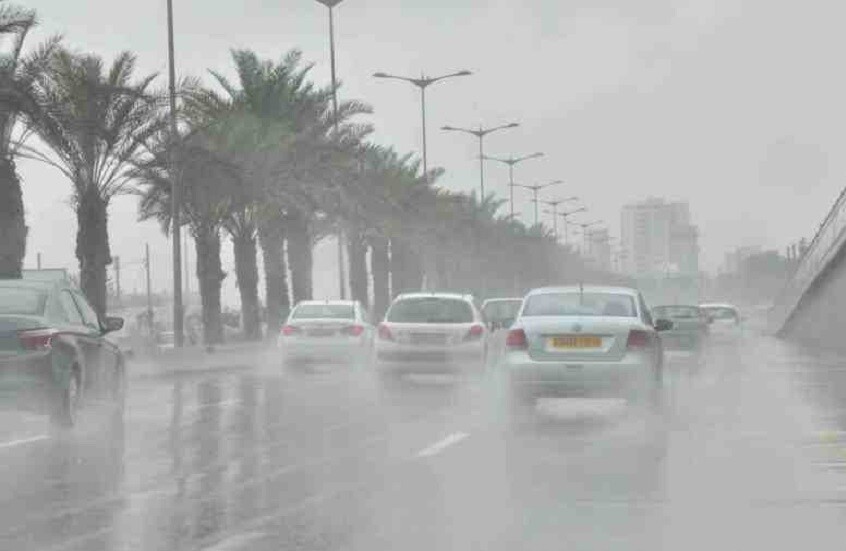 سيول عارمة تجتاح أحياء سكنية بولاية البويرة شمال وسط الجزائر