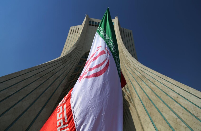 "هذا هو رأي الشعب".. برلماني إيراني يدعو بلاده  إلى إجراء تجربة للقنبلة النووية