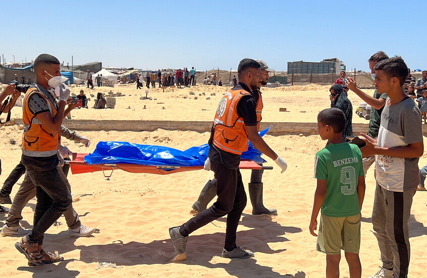 مراسلنا: مقتل خمسة فلسطينيين في قصف إسرائيلي جنوب خان يونس (فيديو)
