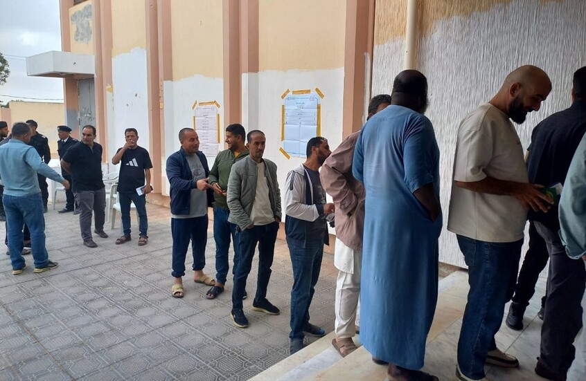 ليبيا.. سيف الإسلام القذافي يعلن تحقيق أنصاره فوزا ساحقا في الانتخابات البلدية
