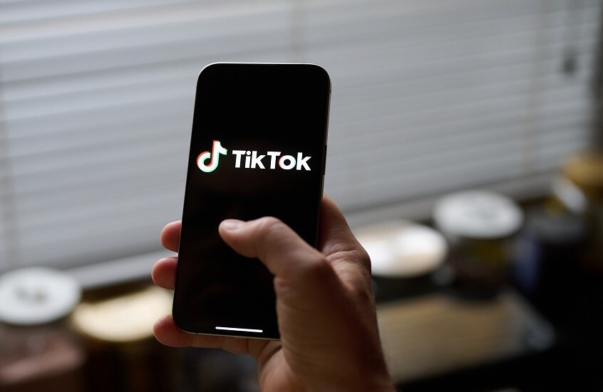 "الغارديان": TikTok يحظر استخدام "فلاتر التجميل" للمراهقين
