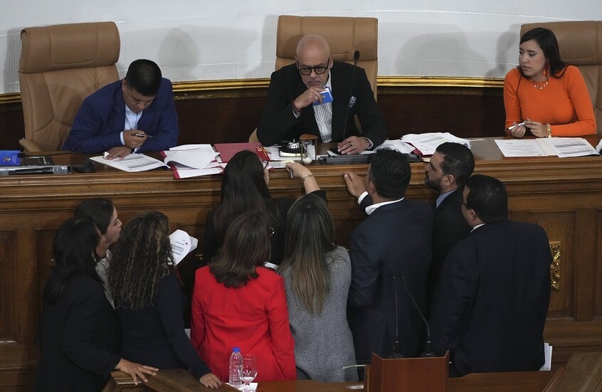 فنزويلا تستهدف داعمي العقوبات الأمريكية المفروضة عليها