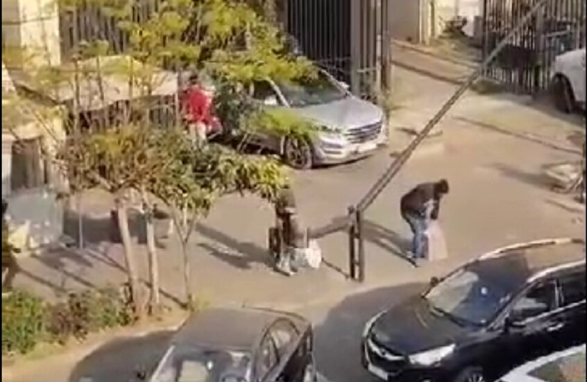 نهب البنك المركزي السوري في دمشق ومشاهد لأشخاص يحملون أكياسا كبيرة من الأموال (فيديو)