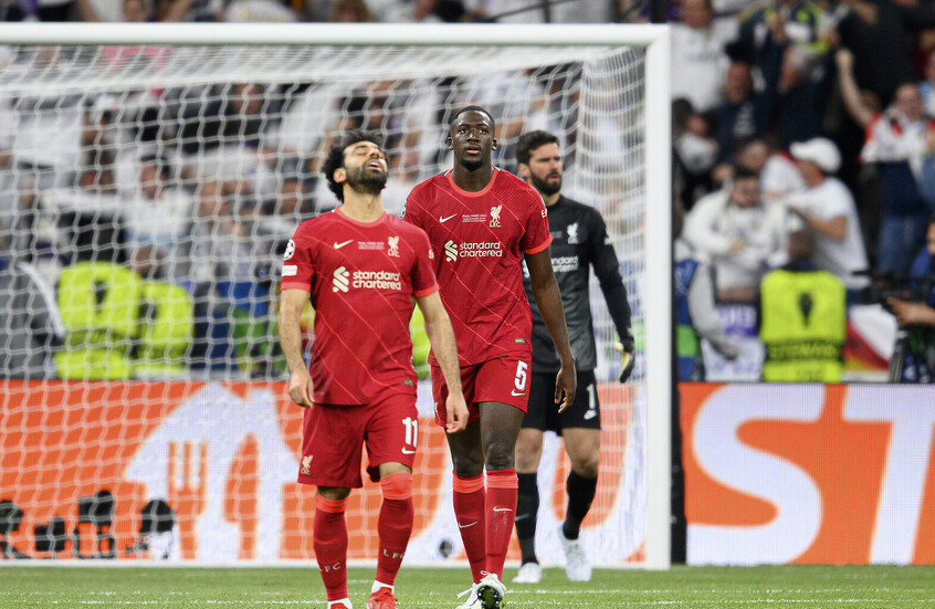 لاعب ليفربول يكشف عن تعرض محمد صلاح لموقف عنصري
