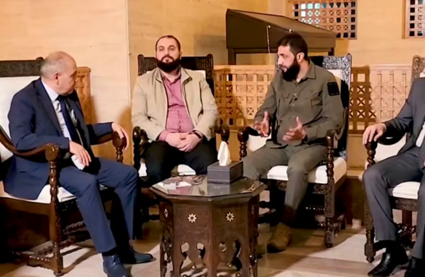 أحمد الشرع ومحمد الجلالي يجتمعان لتنسيق انتقال السلطة في البلاد (فيديو)