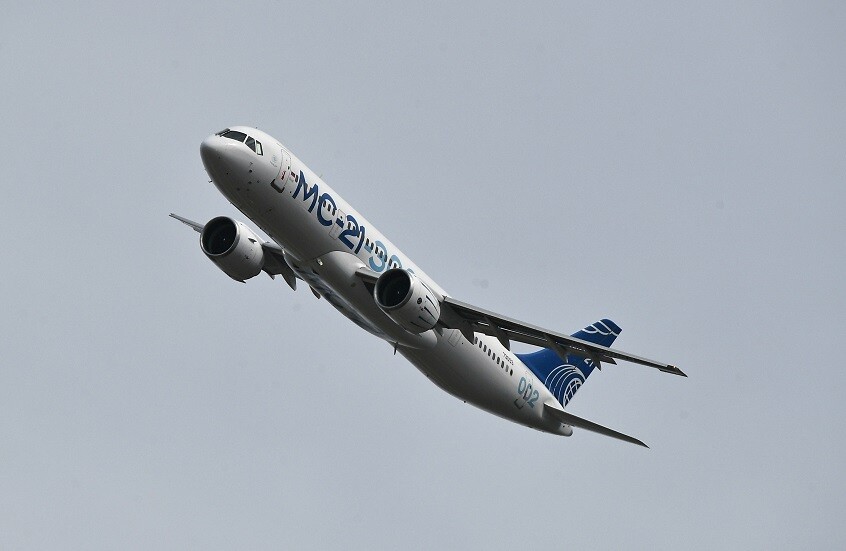روسيا.. اختبار زجاج جديد لطائرات "MC-21"