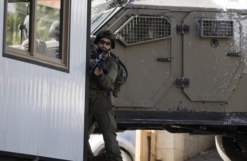 حملة دهم واعتقالات إسرائيلية جديدة في الضفة الغربية طالت 20 فلسطينيا